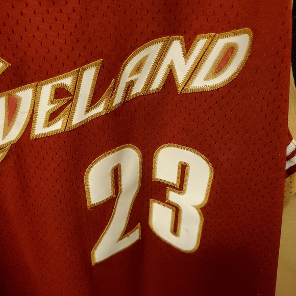 Cleveland Cavaliers Nike LeBron James #23 Burgundy Jersey - Picture 3 of 14